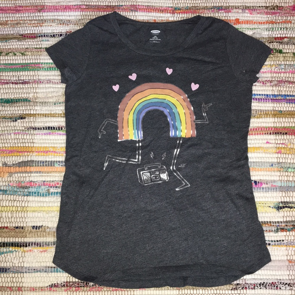 Old navy shirt with cute design
